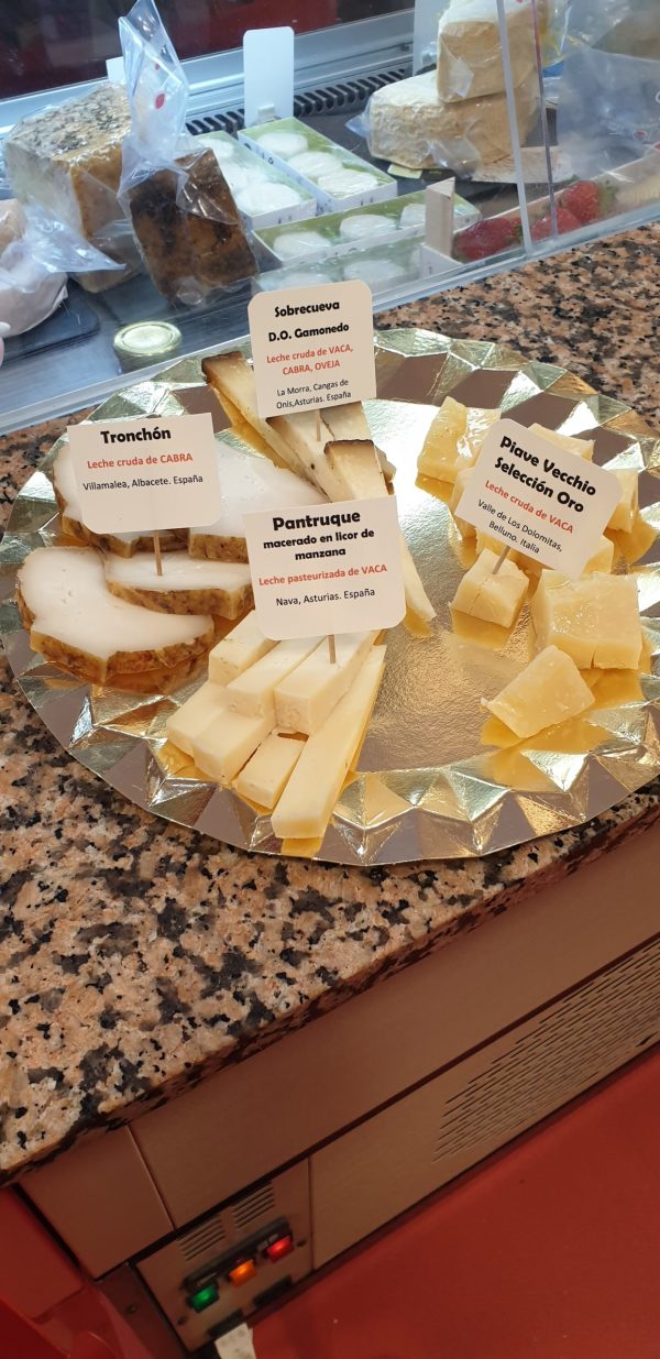 Venta de tablas de quesos en Quesería Pantruque Gourmet Gijón Asturias